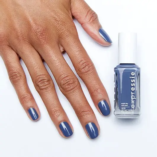 ESSIE-expressie-lose-the-snooze-on-hand-2.webp
